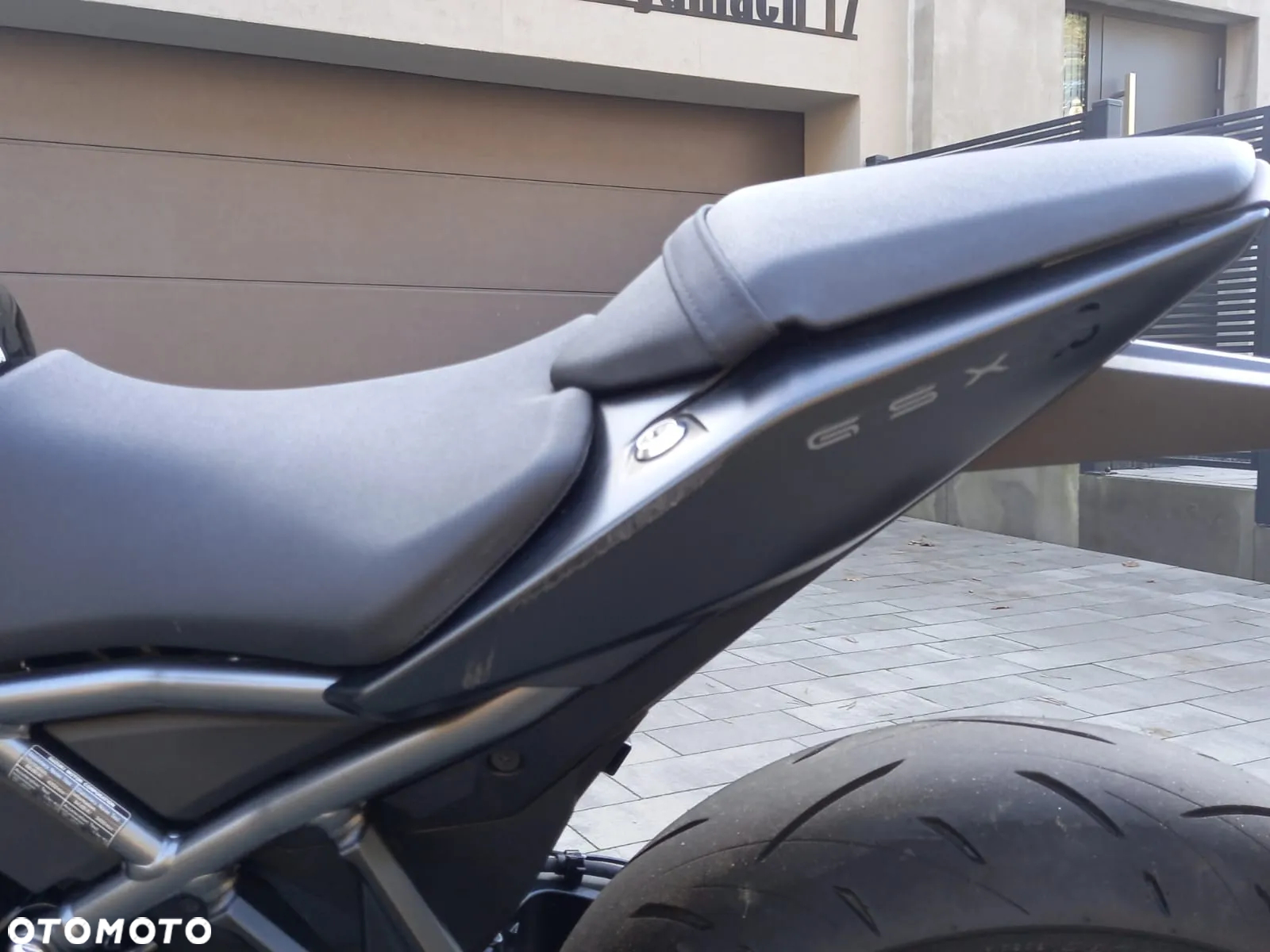 Suzuki GSX - 19