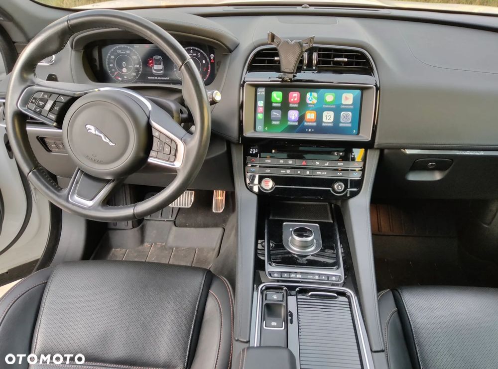 Jaguar F-Pace 2.0 i4P AWD R-Sport - 14