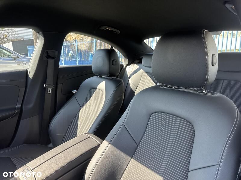 Mercedes-Benz CLA 200 7G-DCT - 17