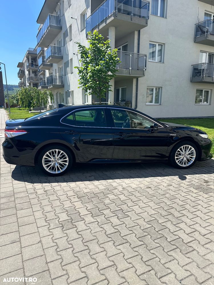 Toyota Camry 2.5 Exclusive - 6