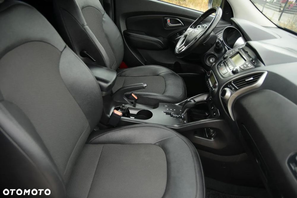 Hyundai ix35 2.0 CRDi 4WD Automatik Fifa World Cup Gold Edition - 12