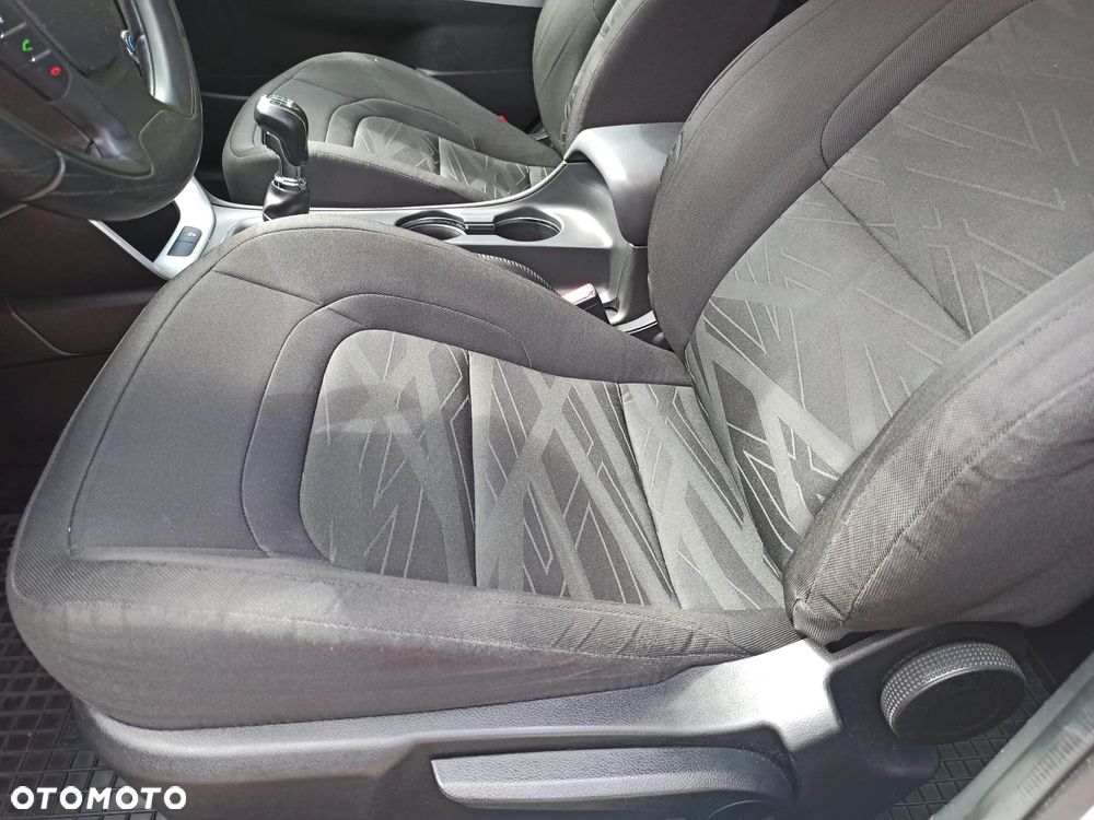 Kia Ceed 1.6 GDI L - 8