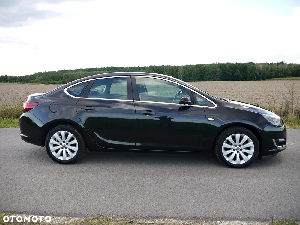 Opel Astra IV 1.4 T Executive - 8