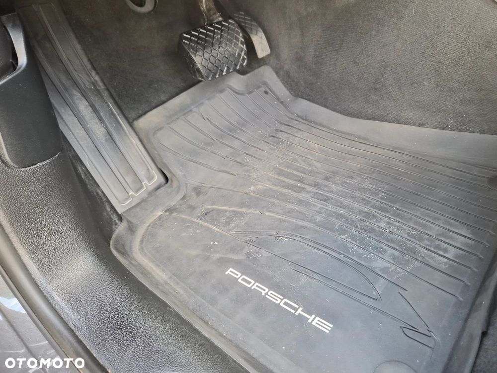 Porsche Macan - 17