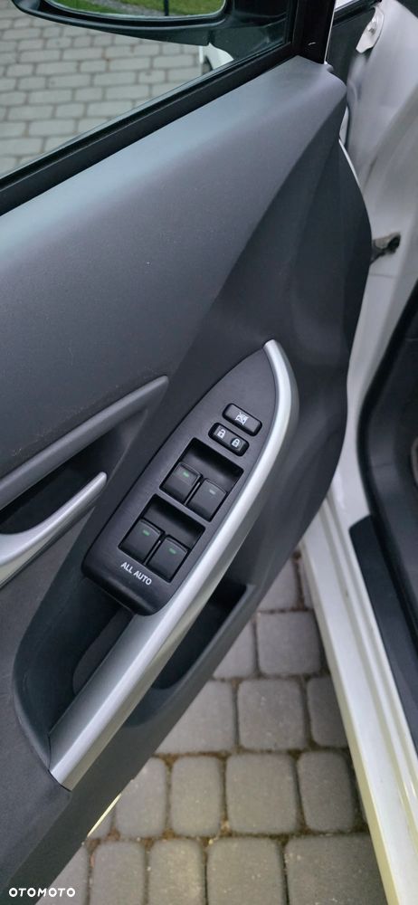 Toyota Prius 1.8 HSD Sol - 6