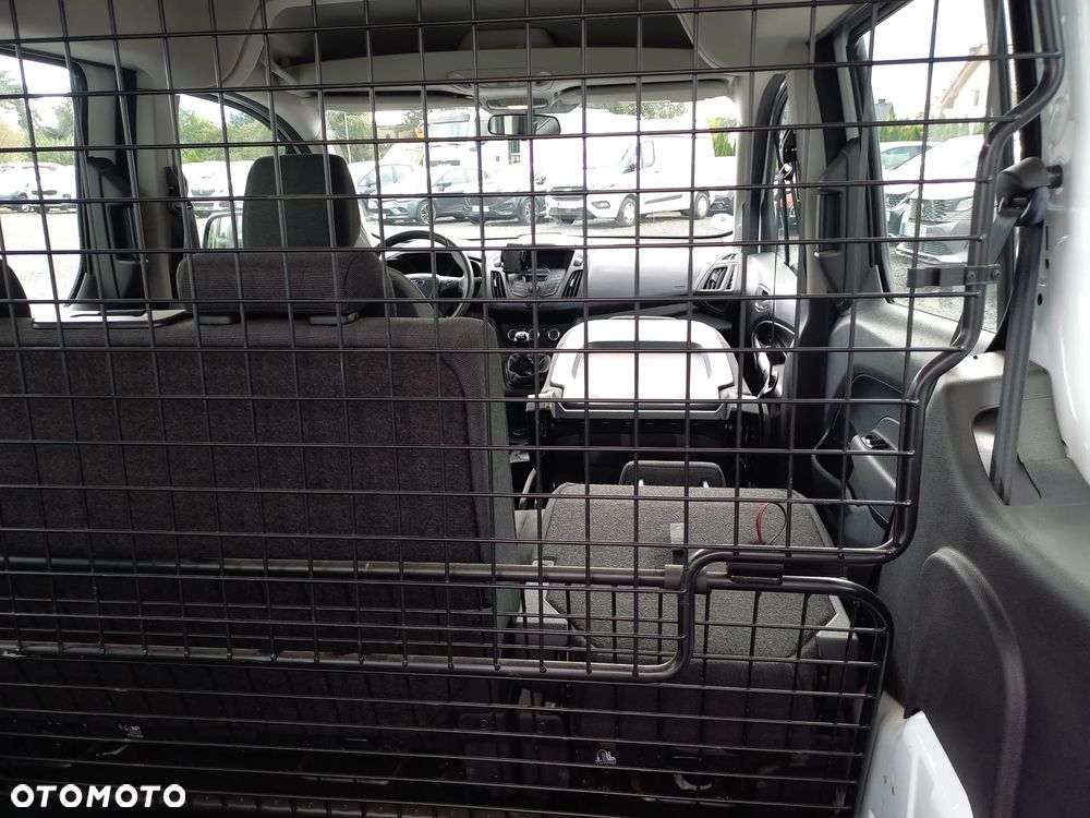 Ford Transit Connect - 19