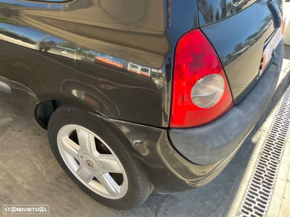 Renault Clio 1.2 16V Dynamique - 36