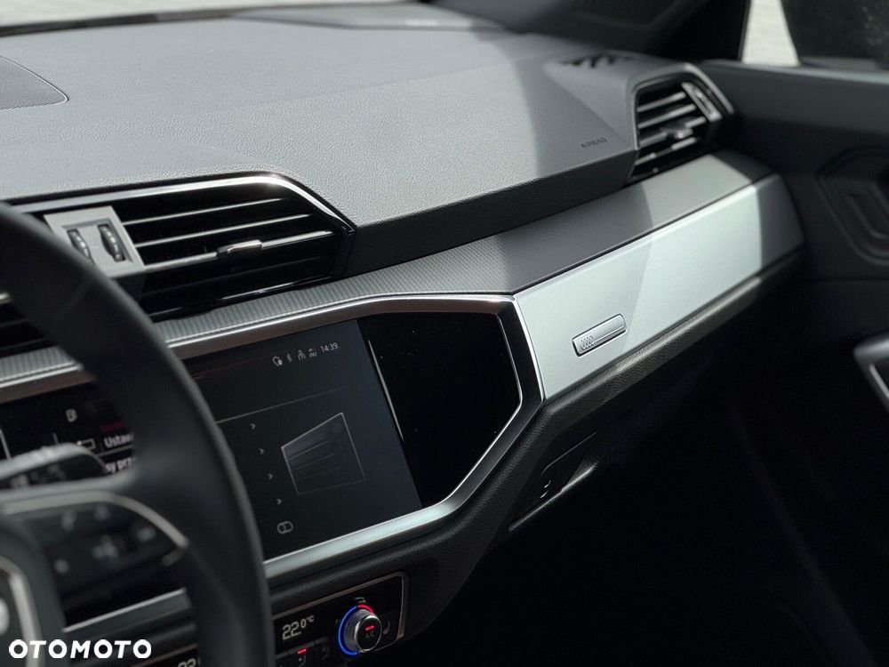 Audi Q3 Sportback - 11