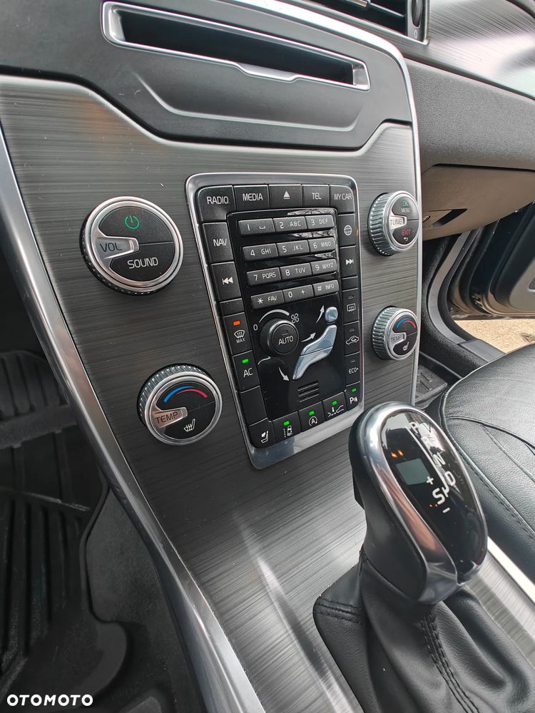 Volvo V70 D4 Geartronic Summum - 18