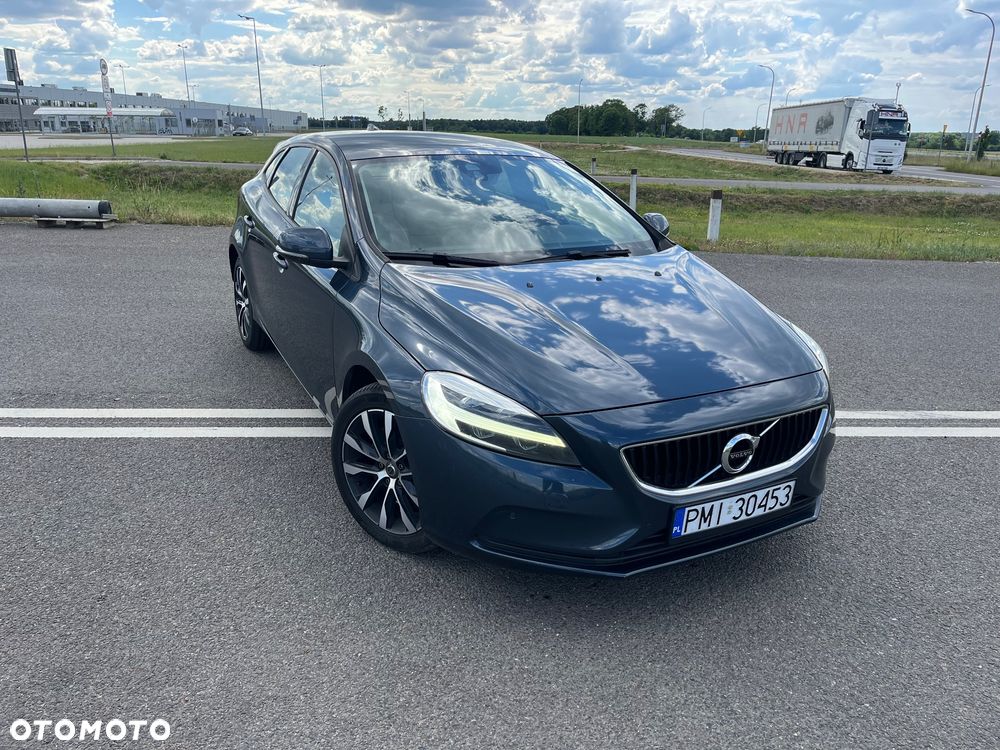 Volvo V40 T3 Drive-E Momentum - 1