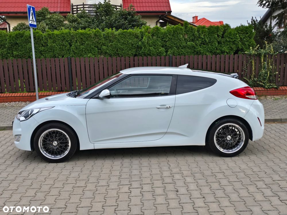 Hyundai Veloster - 9
