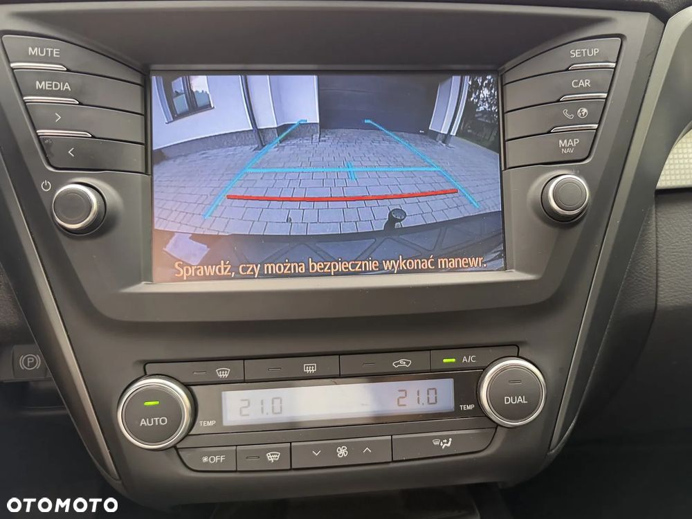 Toyota Avensis 1.8 Prestige MS - 10