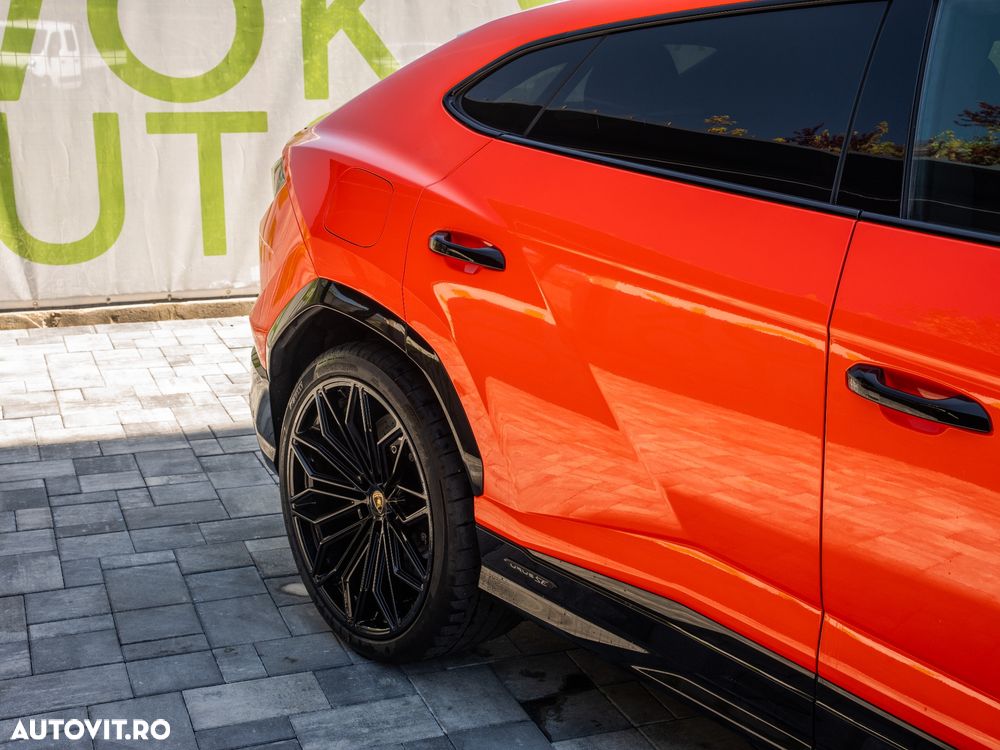 Lamborghini URUS - 11