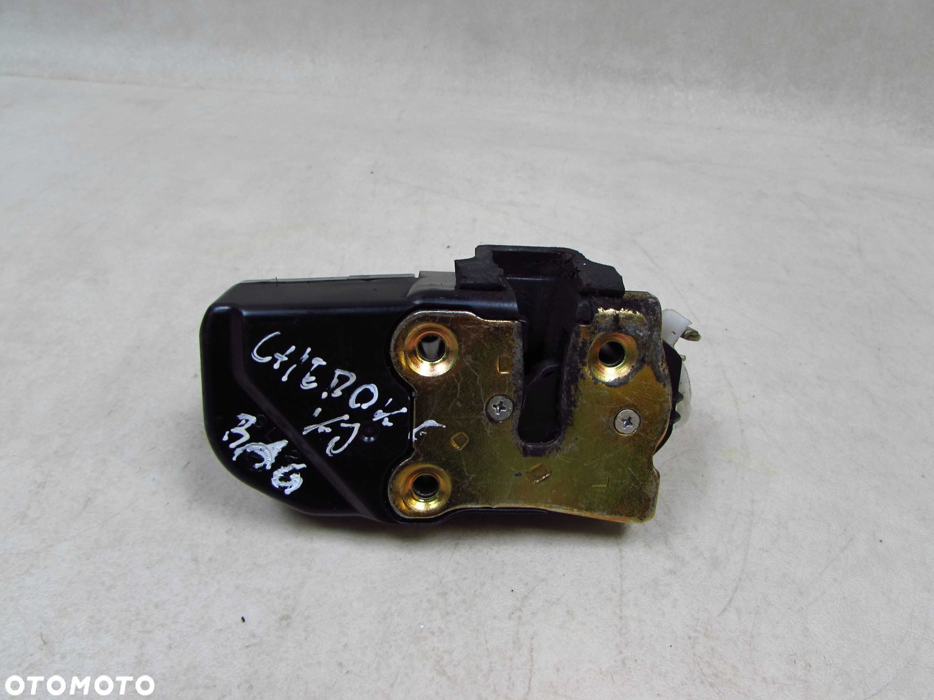 JEEP CHEROKEE KJ LIBERTY LIFT 05-07 ZAMEK KLAPY BAGAZNIKA TYL 4 PIN - 3