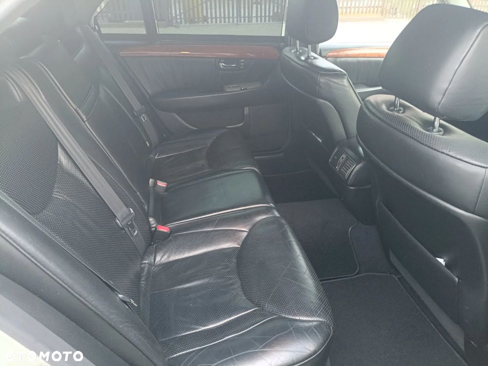 Lexus LS Prezydent - 10