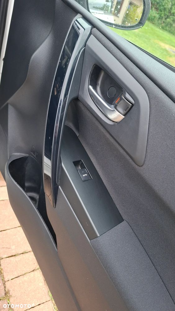 Toyota Auris 1.6 Premium - 13