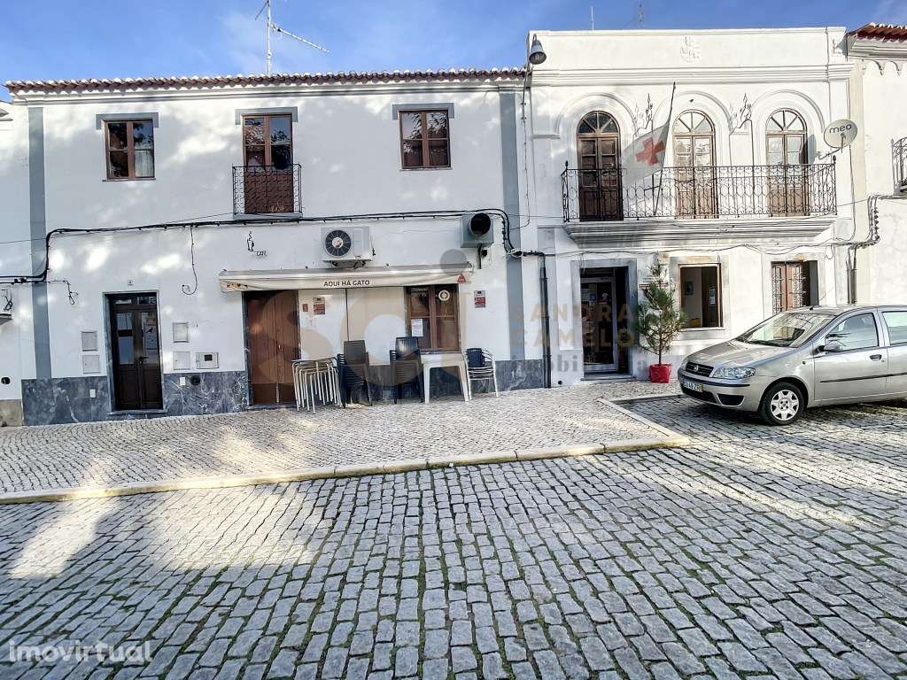 Café no coração da zona histórica de Safara, junto à igreja, com cl... - Grande imagem: 4/17