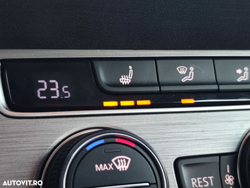 Volkswagen Passat 1.6 TDI DSG Comfortline - 23