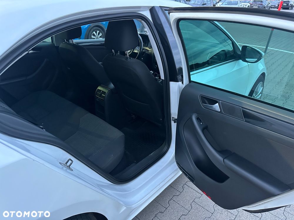 Volkswagen Jetta 2.0 TDI Comfortline - 20