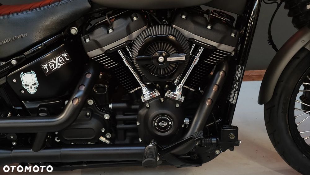 Harley-Davidson Softail Street Bob - 19