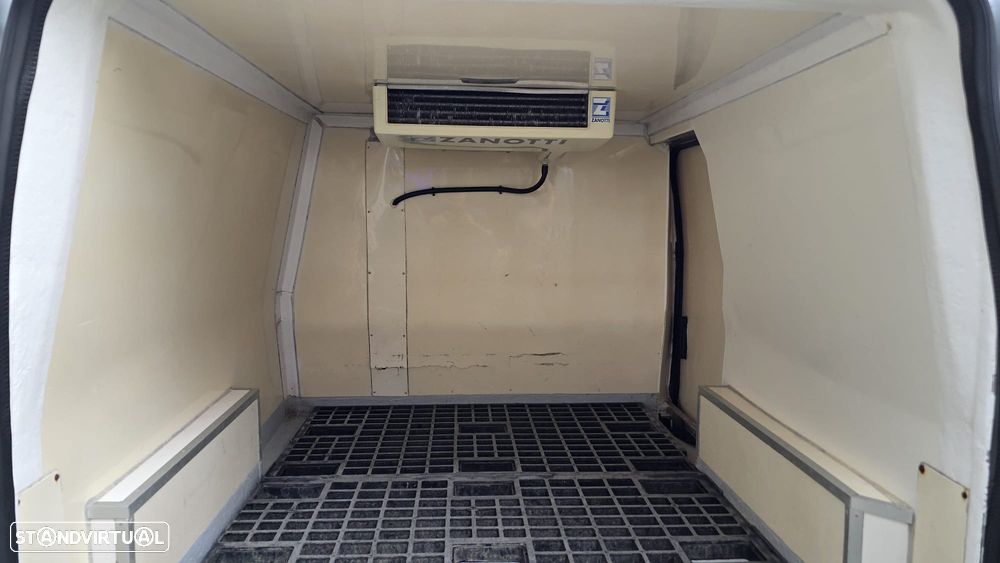 Ford Transit Connect - 12