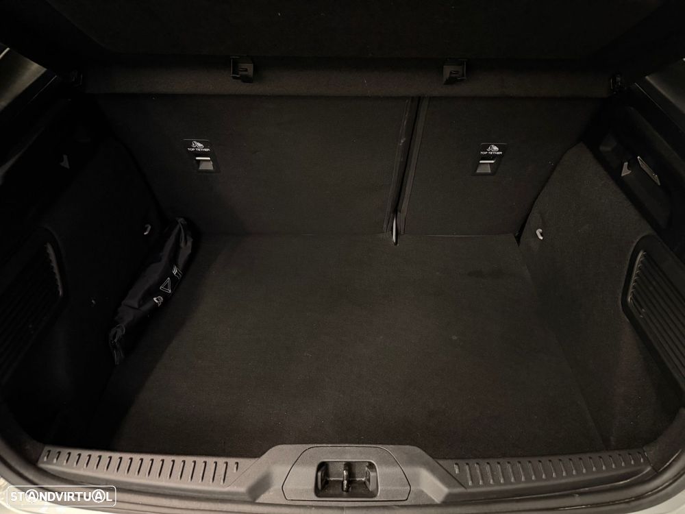 Ford Focus 1.0 EcoBoost MHEV ST-Line - 33