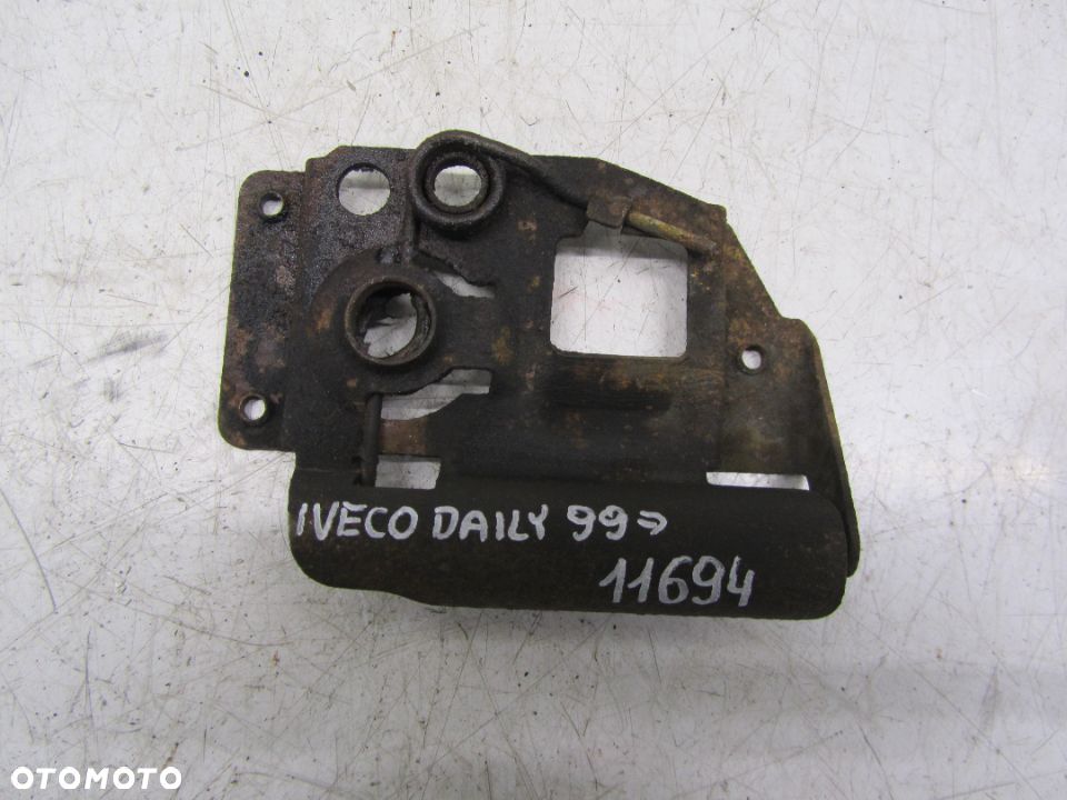 iveco daily 99-06 zamek pasa przedniego - 1