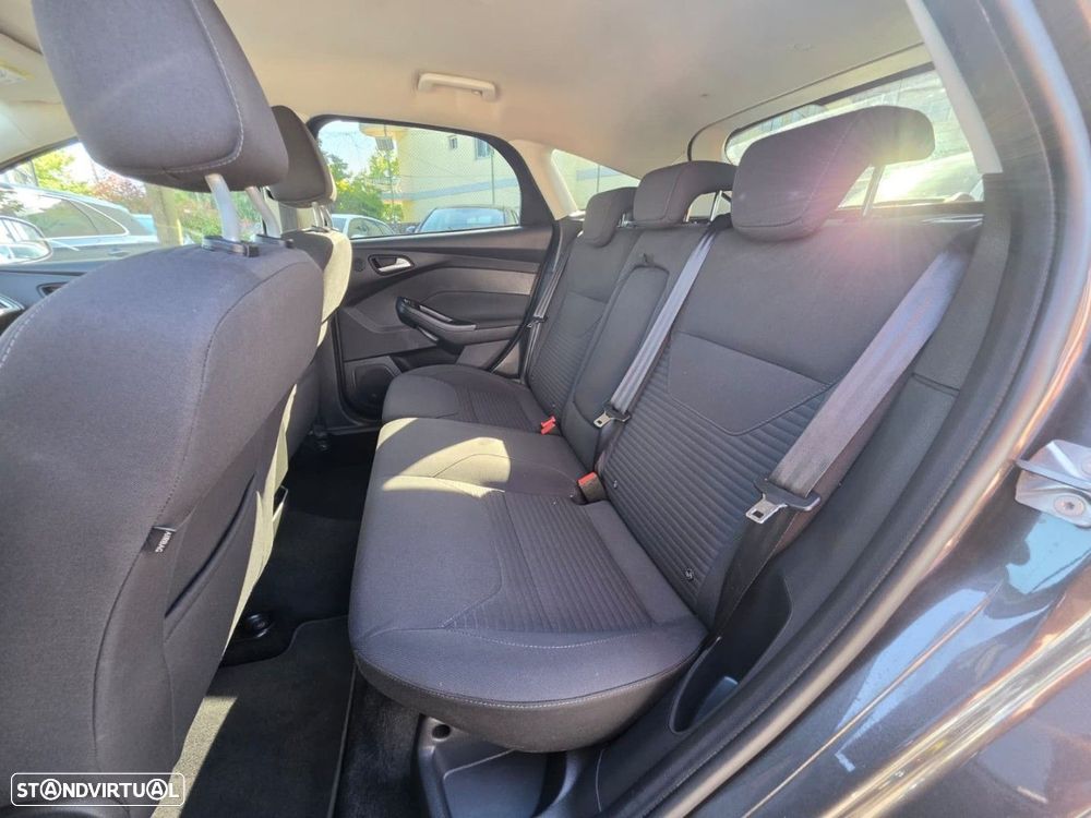 Ford Focus 1.5 TDCi ECOBlue Active - 13