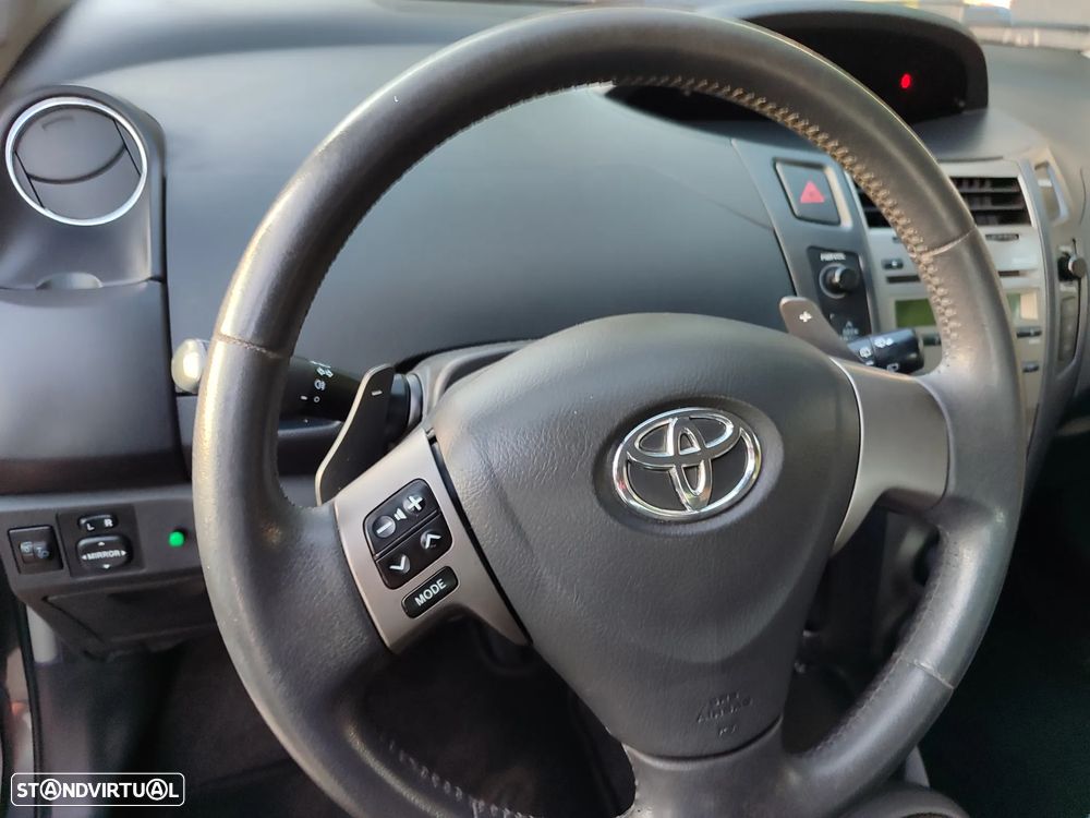 Toyota Yaris 1.4 D-4D Sol High Pack MM - 15