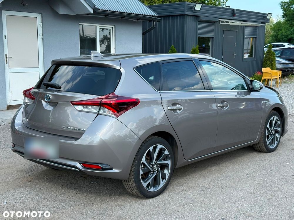 Toyota Auris 1.8 VVT-i Automatik Executive - 2