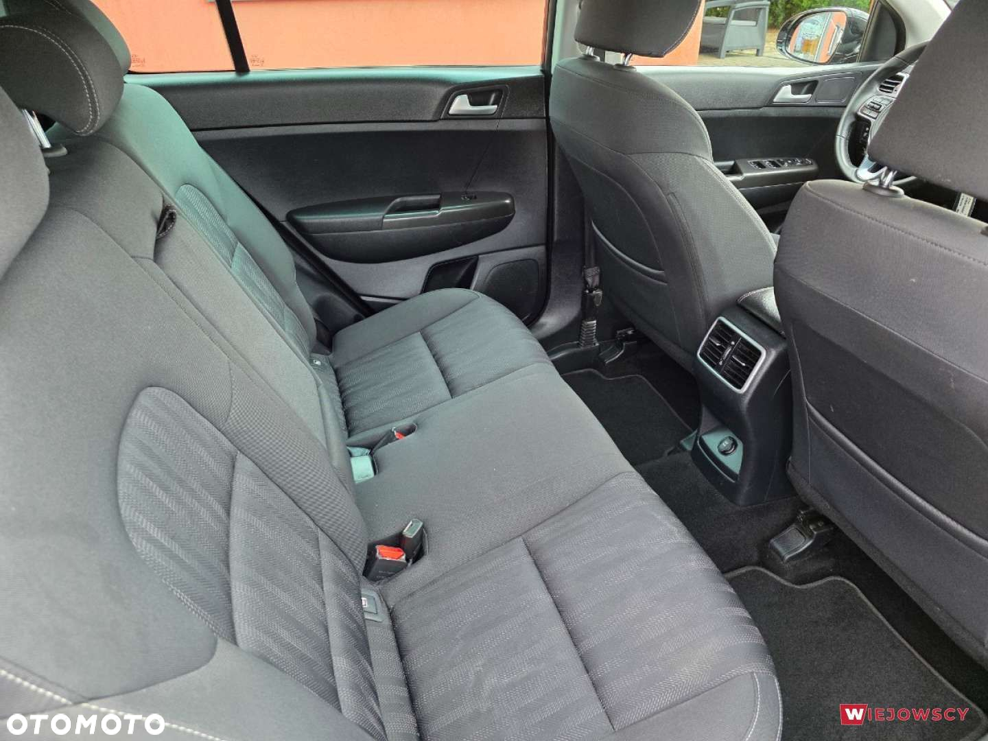 Kia Sportage - 16