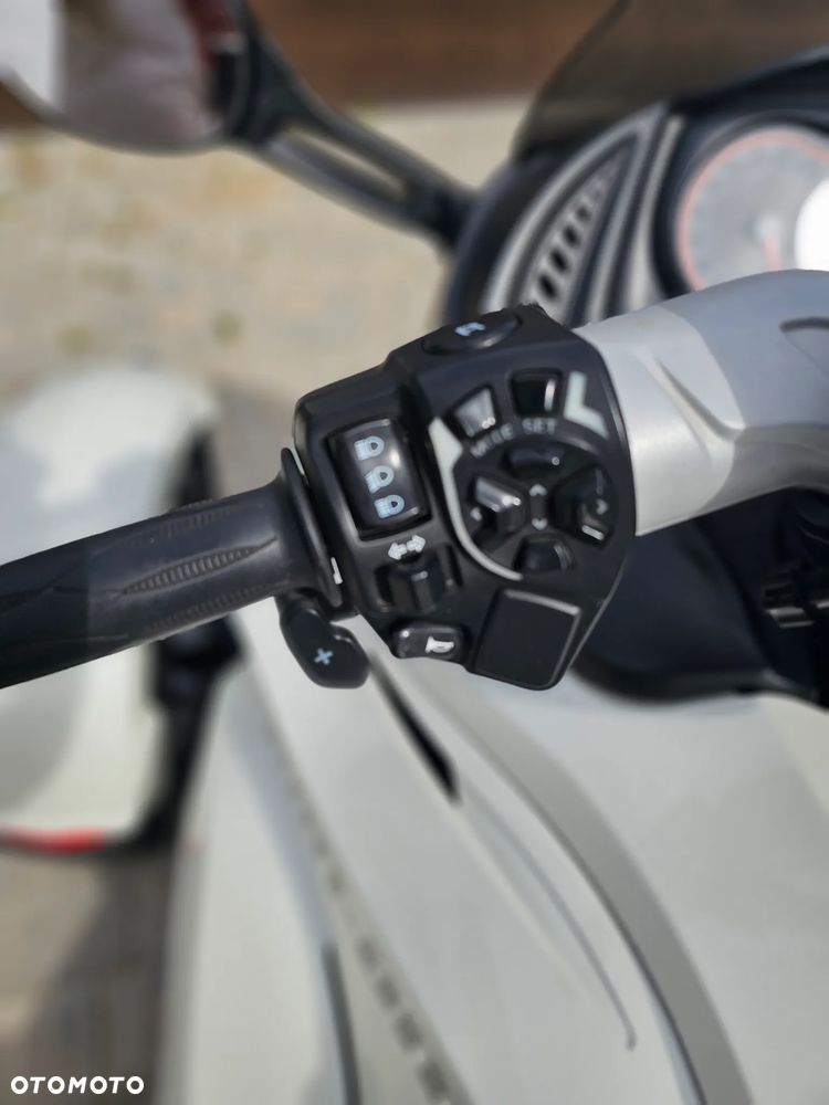 Can-Am Spyder - 10