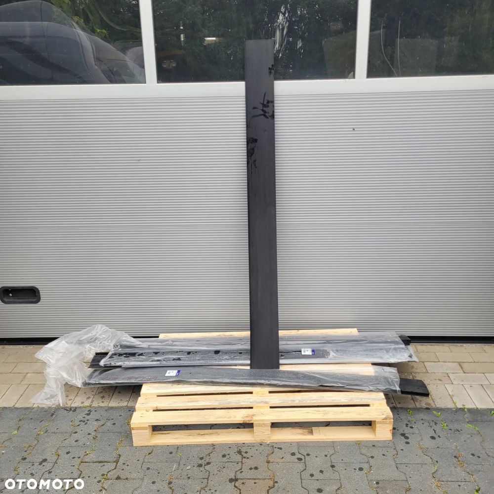 LISTWA OSŁONA GUMA VOLVO FH5 AERO NOWY ORYGINAŁ  82632432 CHWALIM116 - 1