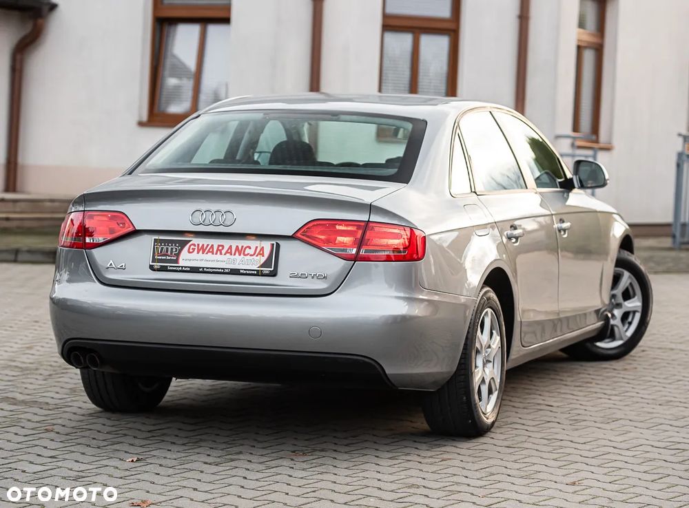 Audi A4 Limousine - 10