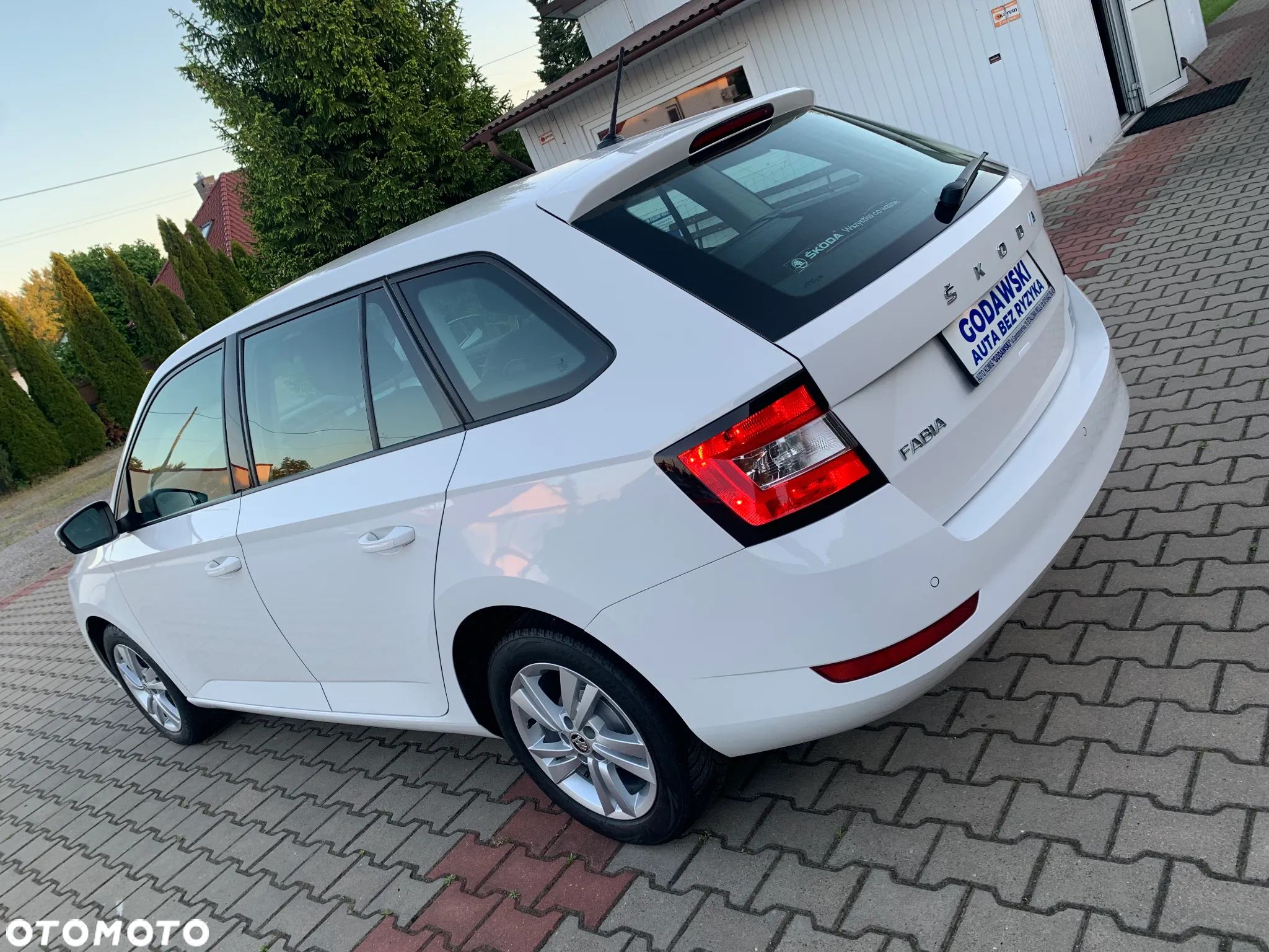 Skoda Fabia 1.0 TSI Ambition - 4