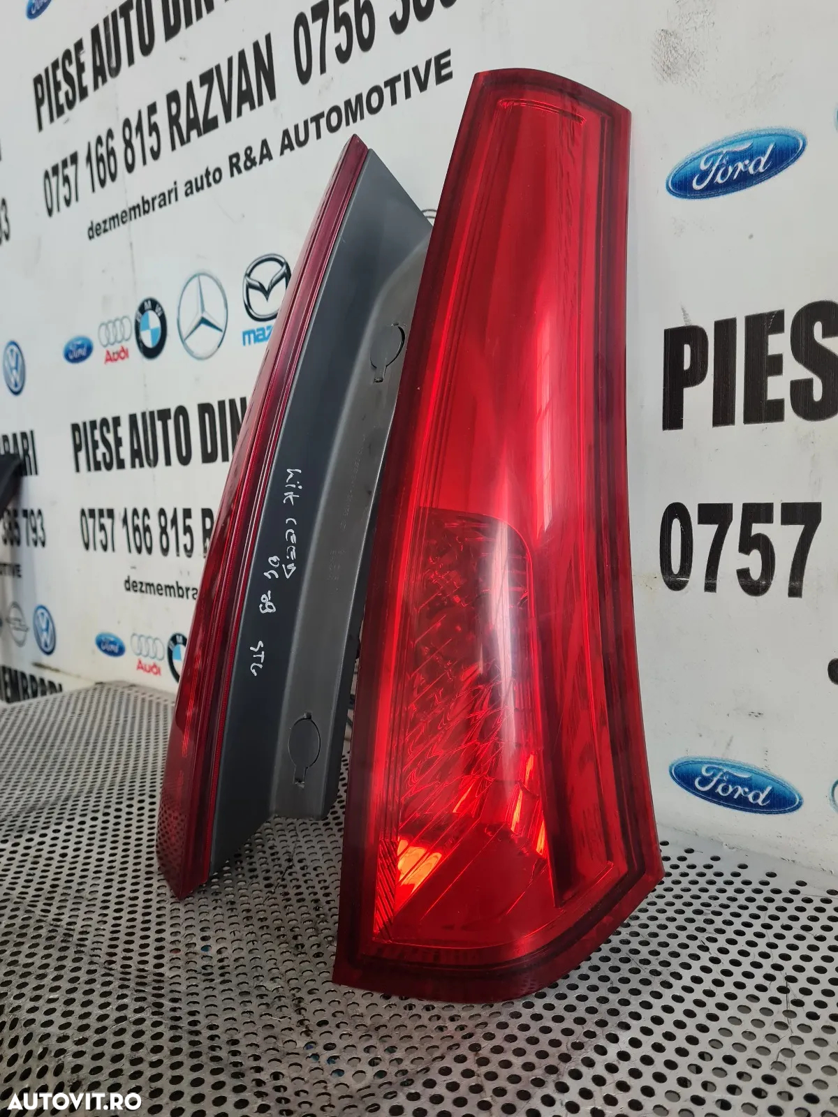 Stopuri Lampa Stop Tripla Superioara Kia Ceed Break Combi An 2006-2007-2008-2009 - Dezmembrari Arad - 2