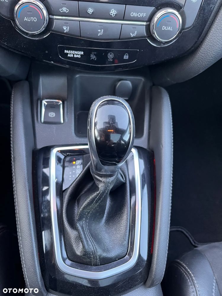 Nissan Qashqai 1.6 dCi Xtronic TEKNA+ - 26