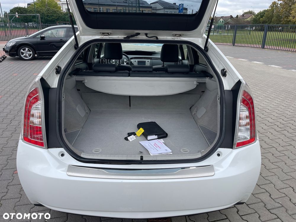 Toyota Prius 1.8 HSD Premium - 25
