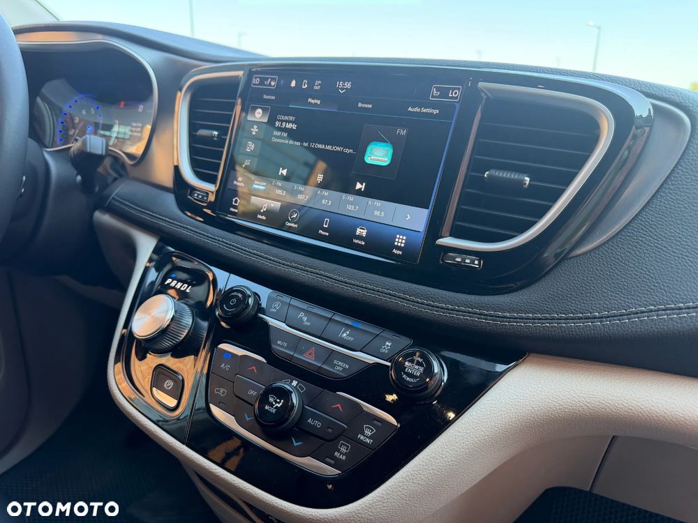 Chrysler Pacifica - 33