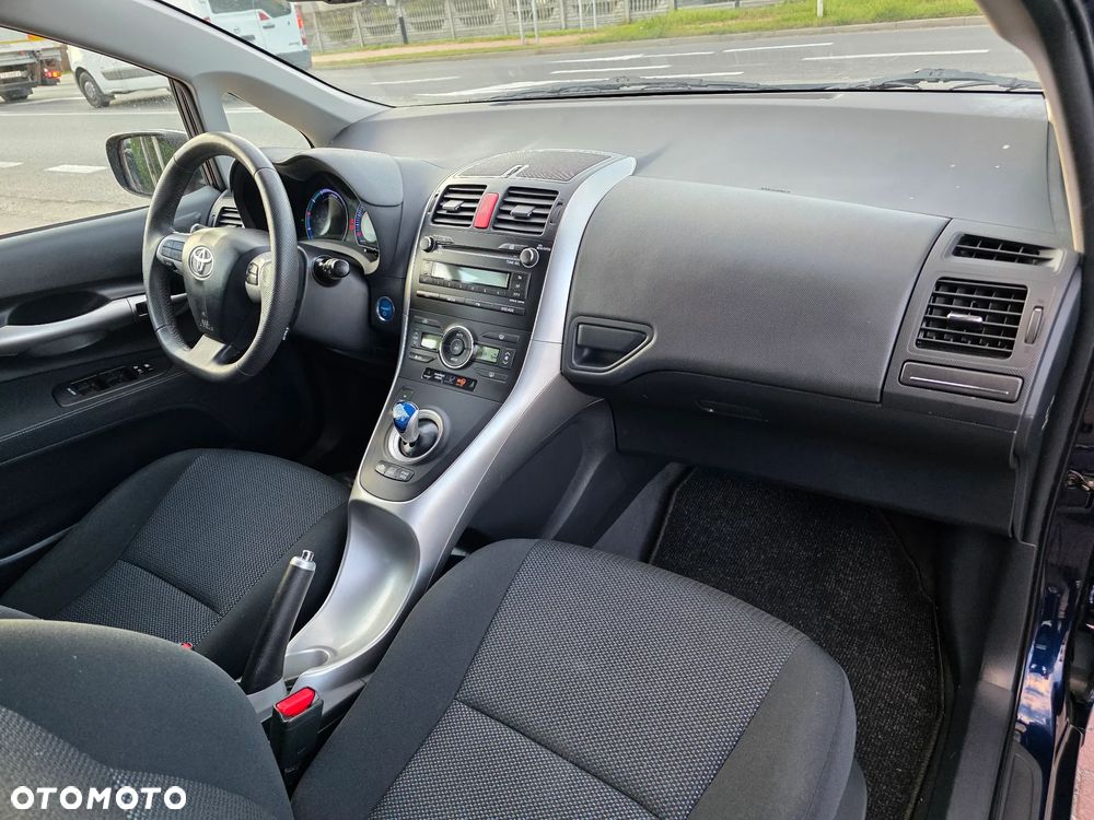 Toyota Auris 1.8 HSD Luna - 10
