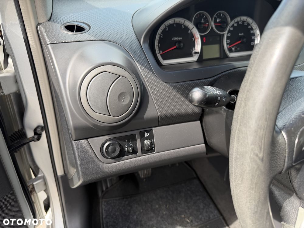 Chevrolet Aveo - 13