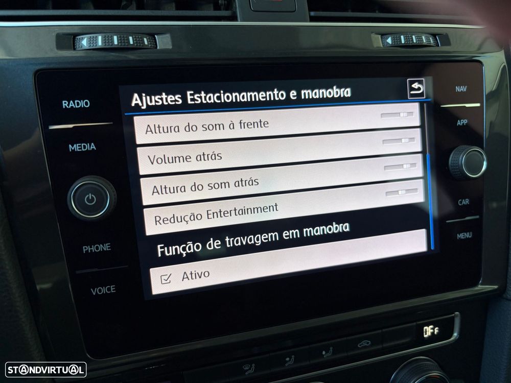 VW Golf Variant 1.6 TDi Confortline - 39