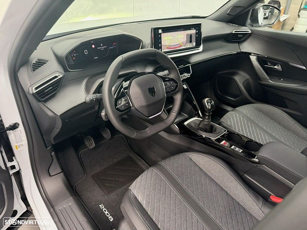 Peugeot 2008 - 10