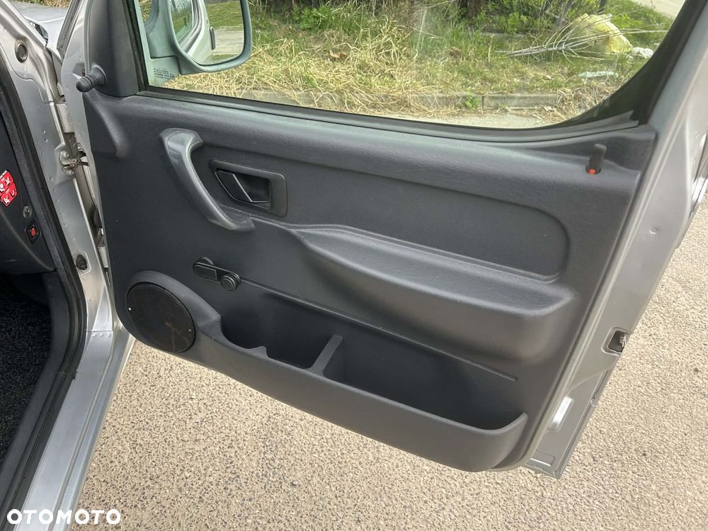 Citroën Berlingo 1.4i First - 24