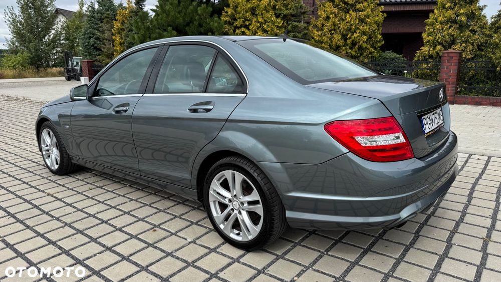 Mercedes-Benz Klasa C 180 CGI BlueEff Avantgarde - 12