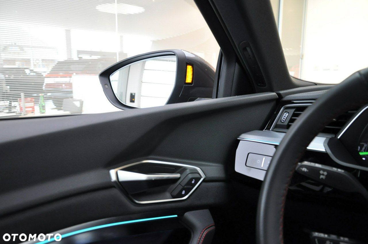 Audi Q8 - 17