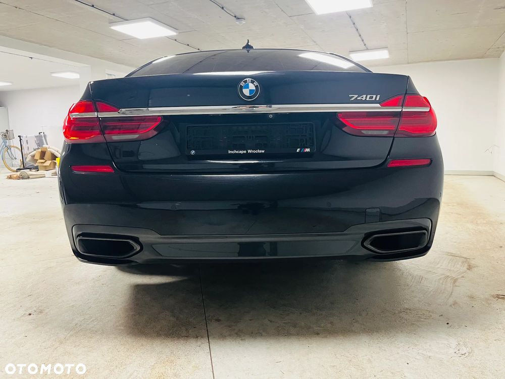 BMW Seria 7 740Li - 8
