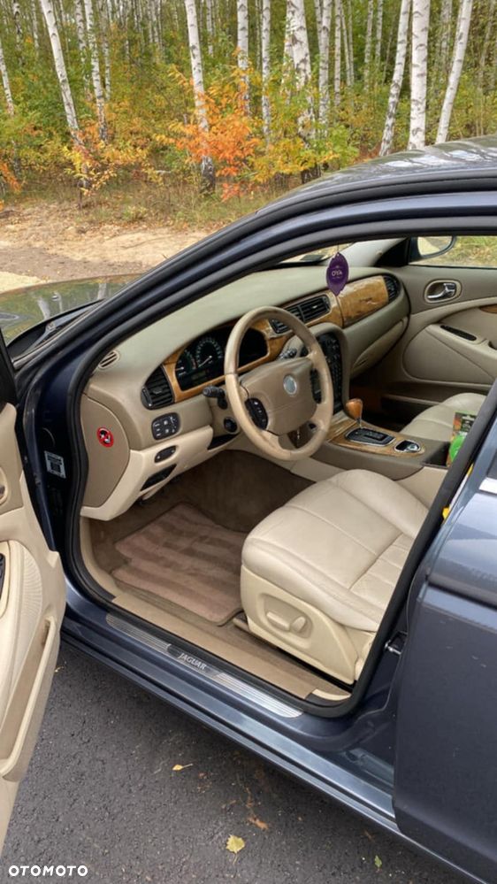 Jaguar S-Type - 21