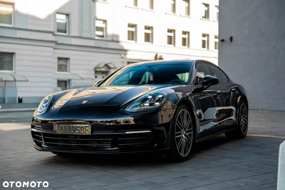 Porsche Panamera 4 Platinum Edition - 16