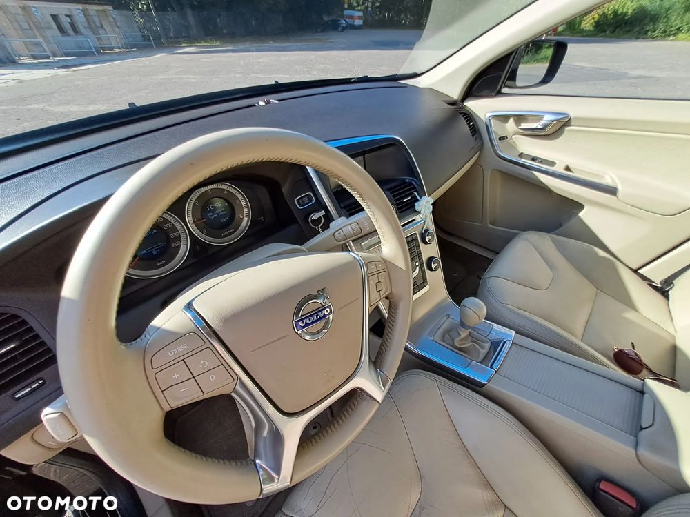Volvo XC 60 D3 Momentum - 7